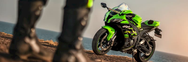 緑のバイクの特徴・メリット・デメリット【バイクのカラーリング、色いろいろ】